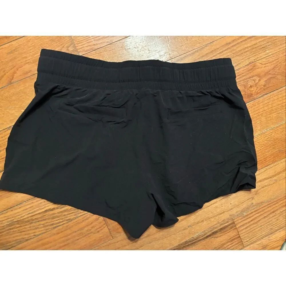 Gap Shorts - Picture 2 of 2